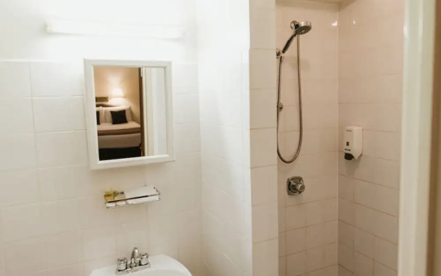Airport Hotel Mara
