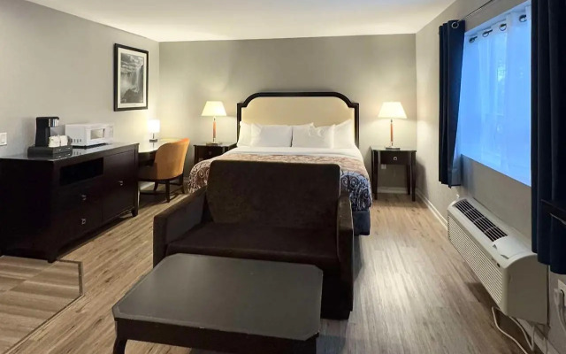 Big Bird Inn Wawa, SureStay Collection by Best Western