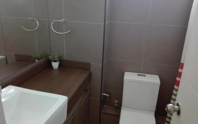 CONDOMINIO GRAN MARINA 2D 2B piscina 5p 604