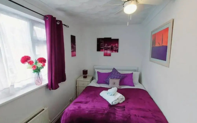 Gilling Villa Remarkable 4-bed House in Gillingham