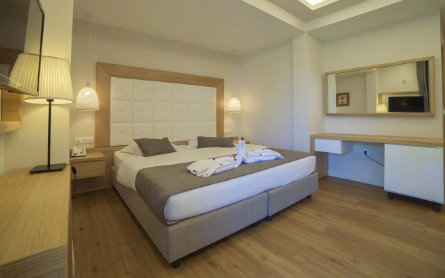 Akron Seascape Resort