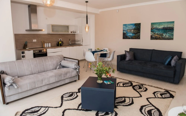 1-bed Large Apartment in Tivat Swiming Pool