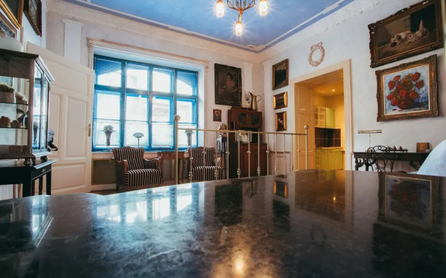 Divná Pani Luxury Gallery Rooms