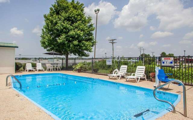 Quality Inn Florence Muscle Shoals