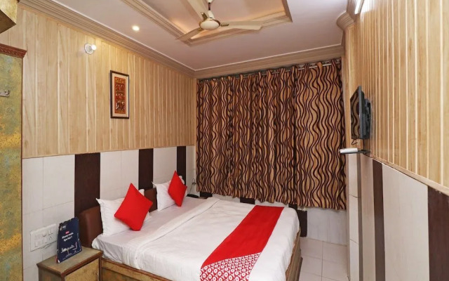 Hotel Golden Bangla by OYO Rooms