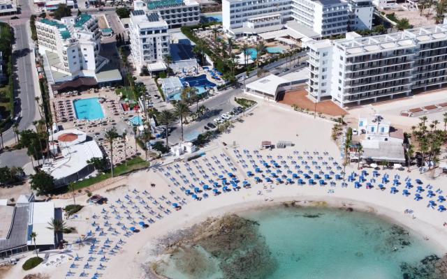 Anonymous Beach Hotel - Adults Only