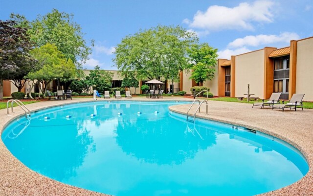 Holiday Inn Hotel Statesville-I-77 Exit 49a