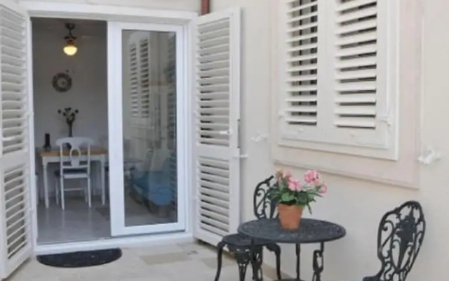 Sonja - 10m From Beach - A1-plavi