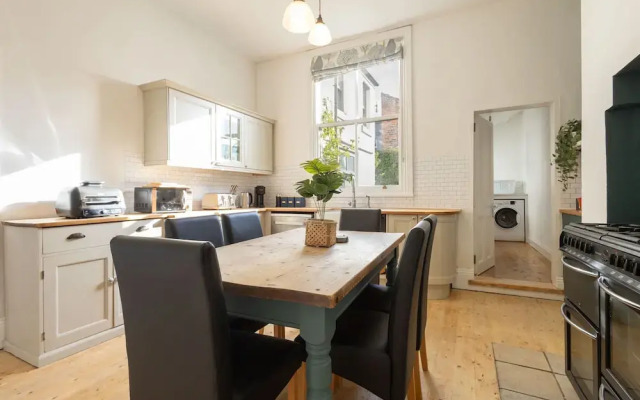 Host Stay Garnet Street