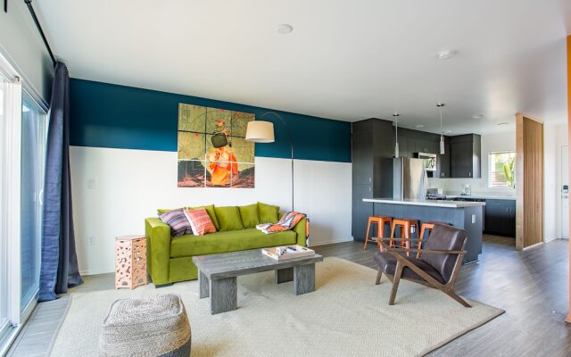 WanderJaunt Famosa 2BR Point Loma