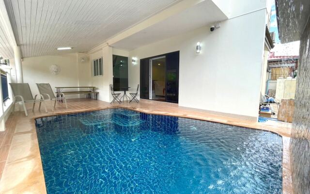 Kouac Villa - Pattaya Holiday House Walking Street