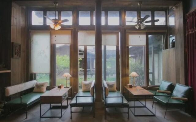 Huangshan Heart Station Hall