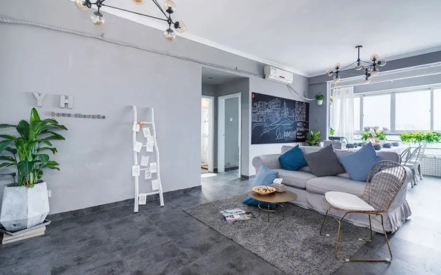 Yihui Apartment
