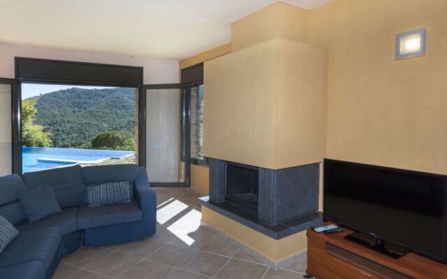 House Oceania Calonge