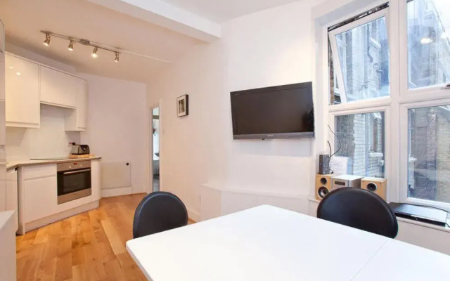 Trafalgar Square Apartments