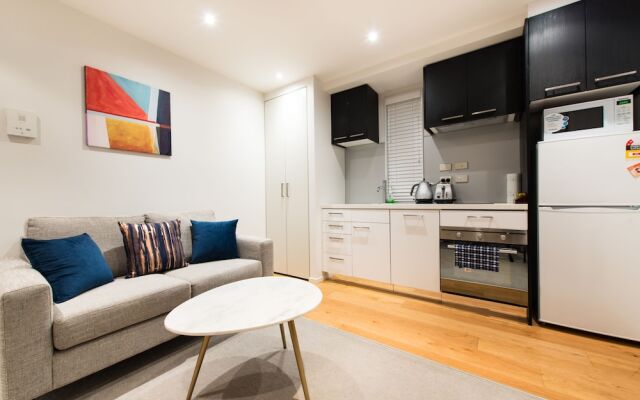 Ehome - Central Location - The Heart Of Queen Street Living