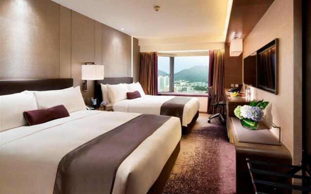 Royal Plaza Hotel