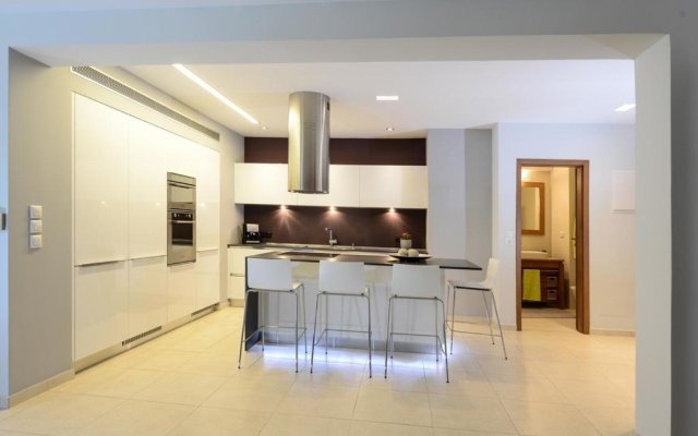 Spacious Fully Equipped 3BD 2Bath Apt in the heart of city with Balconies AC and fast WIFI #2