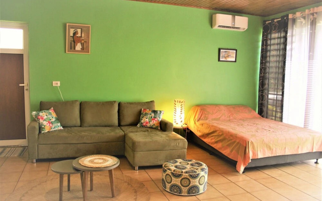 Sanny's Place Studio Suite PMR