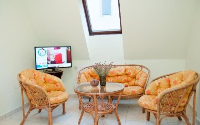 Apartments Yowan