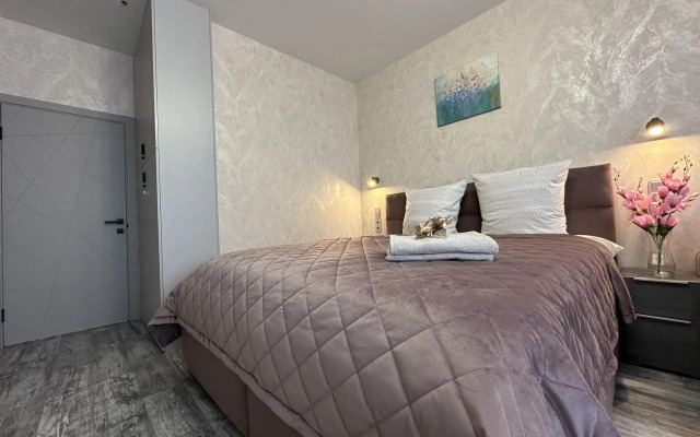 Апартаменты на площади Сенная 1