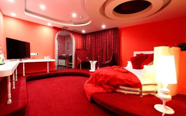 Wuhan U and I Theme Hotel