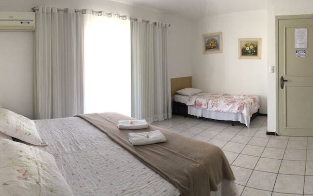 Vila Alaide Praia Hotel