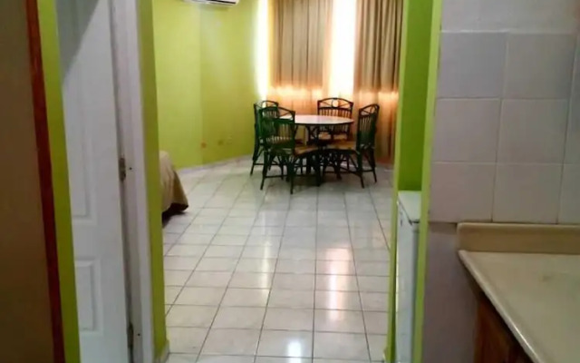 Aparta Hotel Jardines Metropolitanos