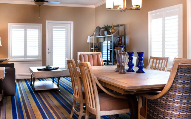 Kemah Boardwalk Inn