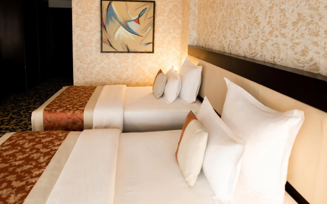 Malak Regency Hotel - Image 6