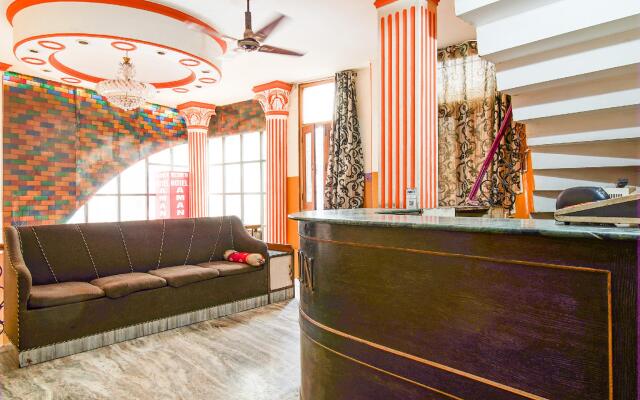 SPOT ON 37066 Hotel Aman Palace