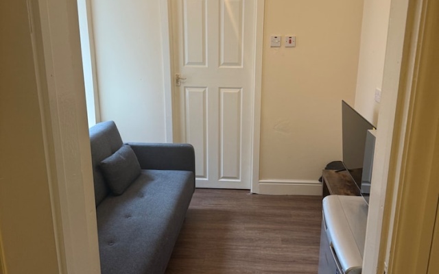 Apartment Sleeps 4 With Parking