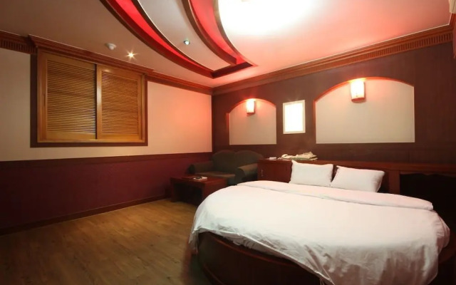 Utopia Motel