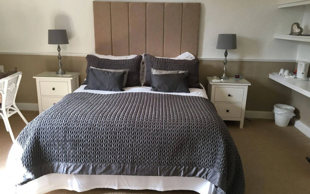 Bridge Farm Hotel