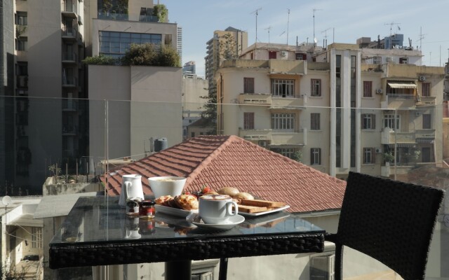 Monot Suites