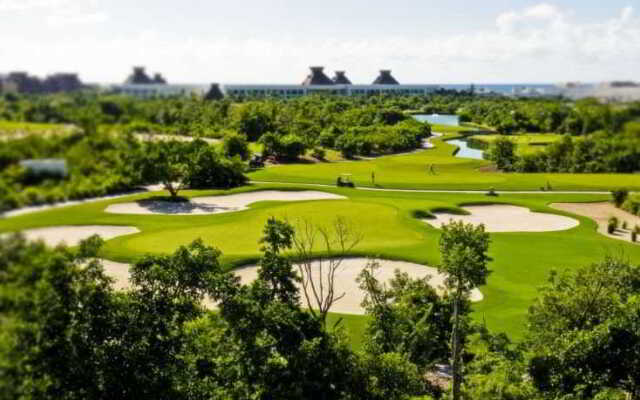 Jungala Park Hotel At Vidantaworld Riviera Maya