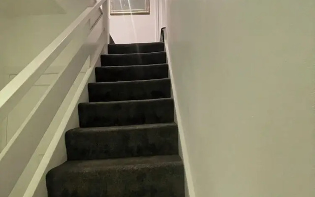 Luxurious 6-bed Entire House in London Ilford