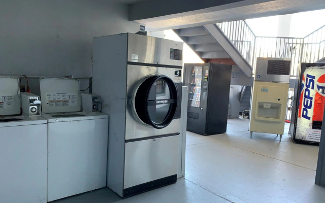 Sunrise Inn & Suites