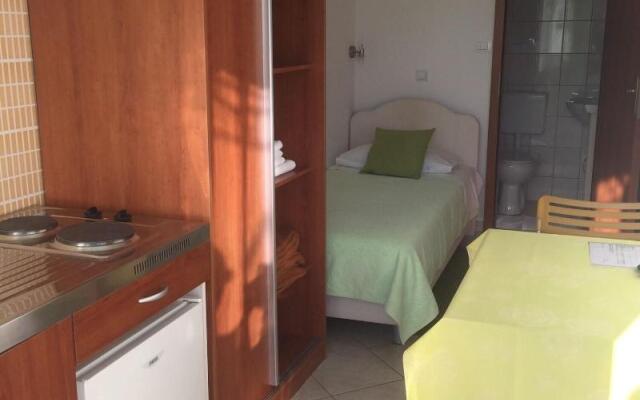 Jele Rooms