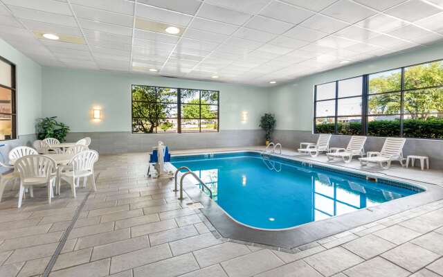Clarion Inn & Suites Northwest