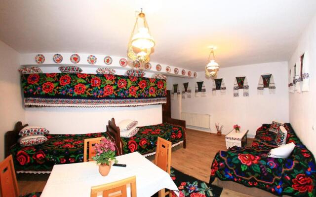 Pensiunea Casa Traditiilor