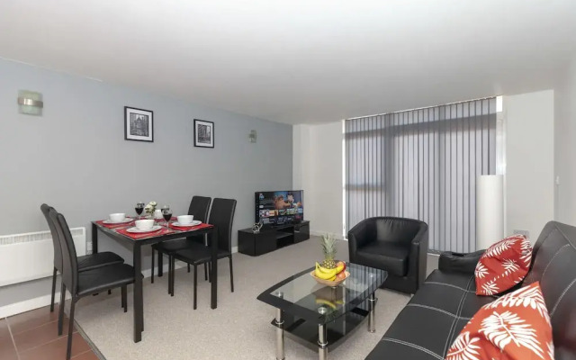 PM & Charles Luxury Apartments - 2 Bedroom - City Center - Parking