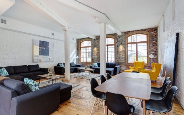 Bachelor Pad by Hometrotting