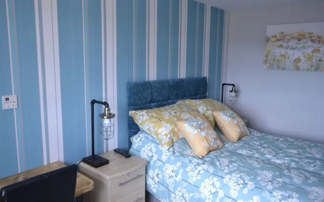 The Lawns Tea Room and B&B