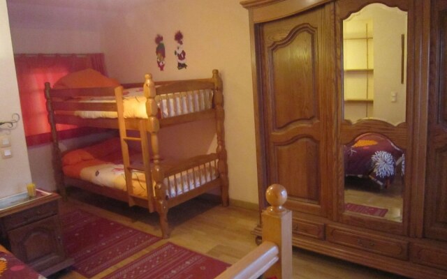 Cozy Cottage in Vaires-sur-marne With Garden