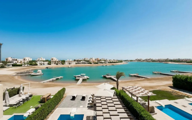 Xuru Stays I Posh & Eclectic 4 BDR Villa @ Fanadir Bay