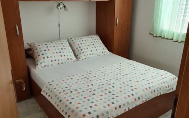 Holiday house More - with large terrace : Necujam, Island Solta