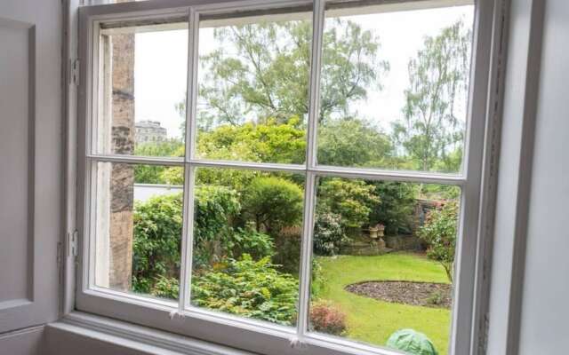 1 Bedroom Apartment in New Town