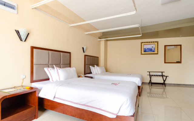 Hillside Plaza Hotel