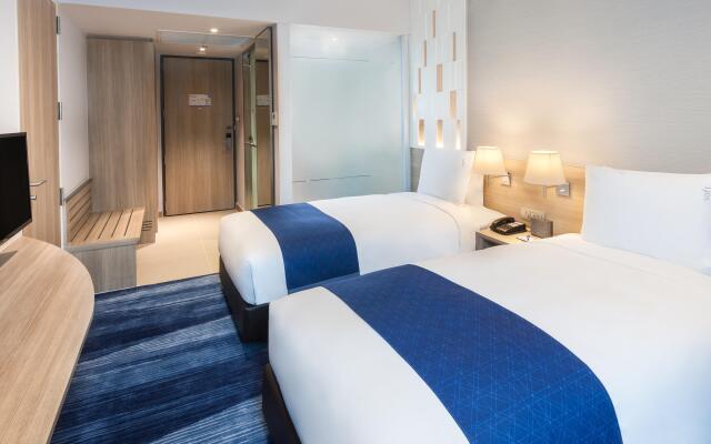 Holiday Inn Express Bangkok Soi Soonvijai by IHG